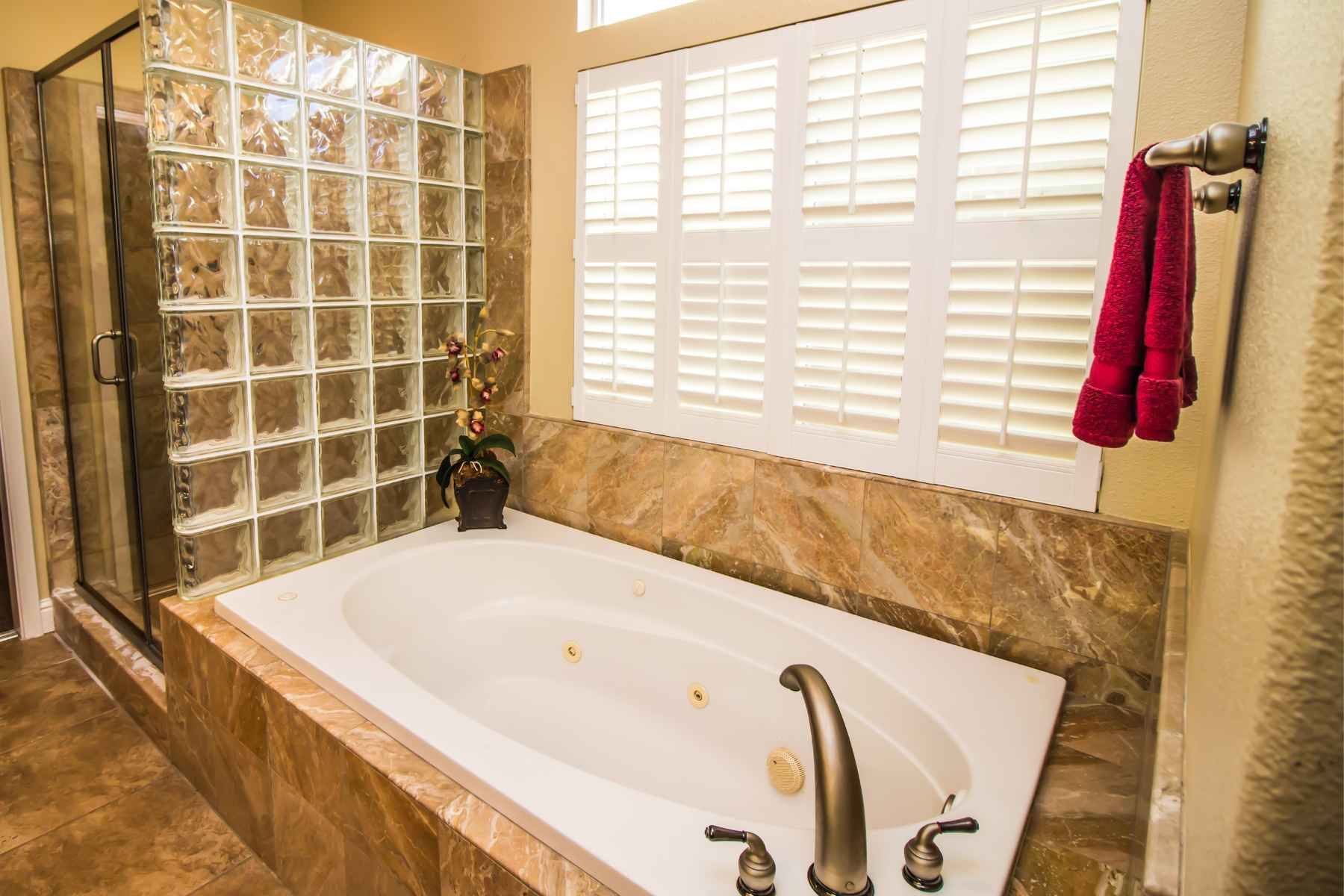 wheelchair accessible tubs langley BC