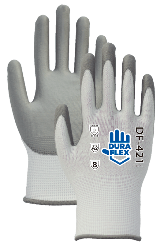 Un par de guantes blancos y grises con un logo sobre un fondo blanco.