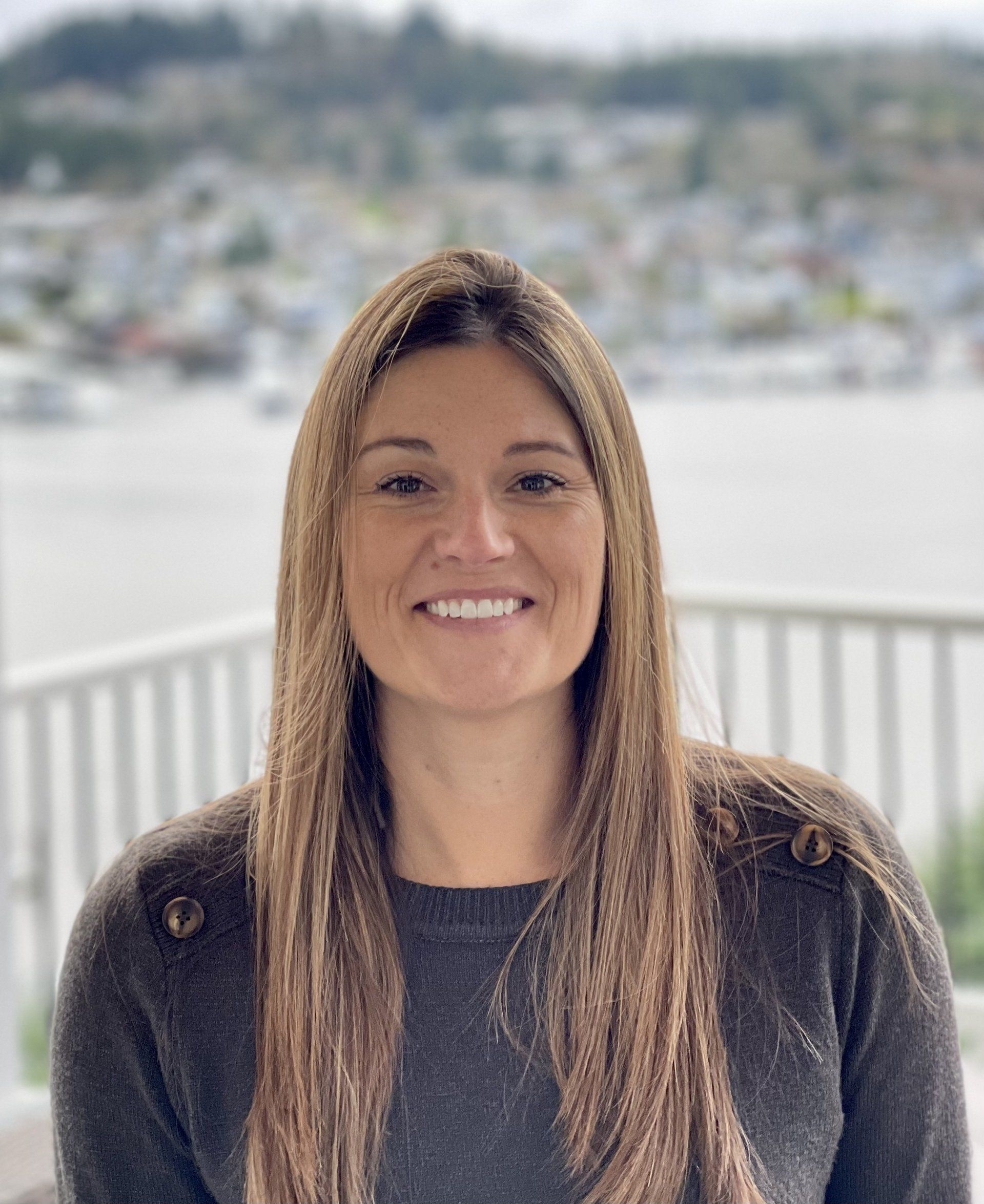 Dana Hueckel Headshot