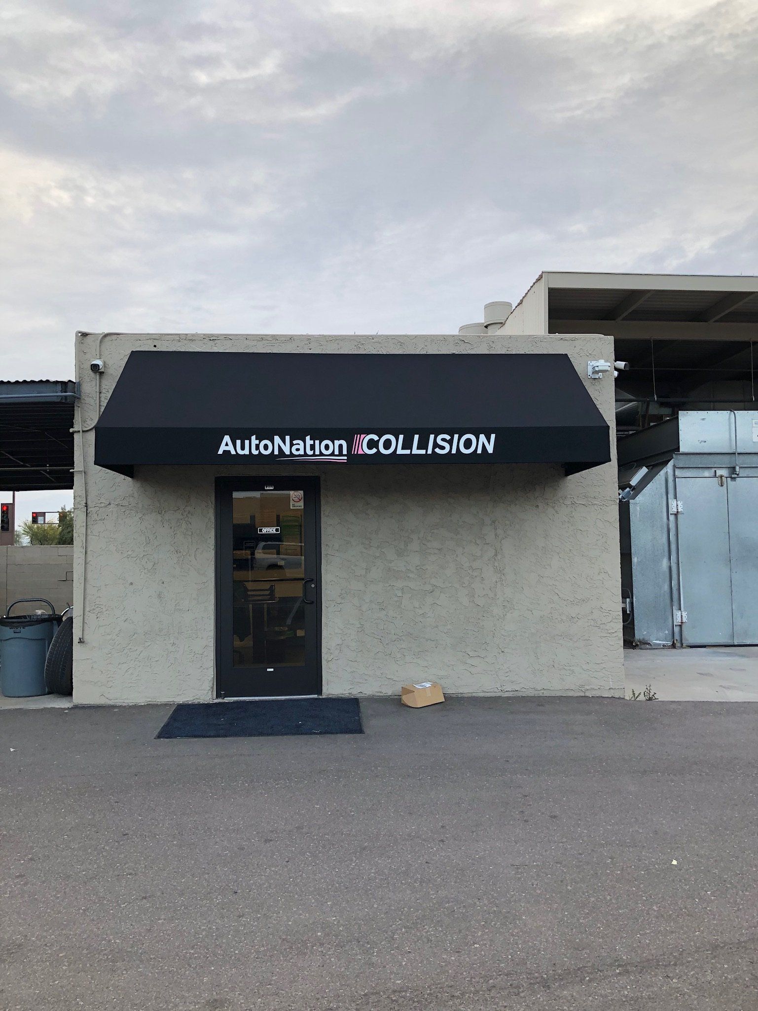 Auto Nation collision in Arizona teamed up with AZ Awnings for covered shade