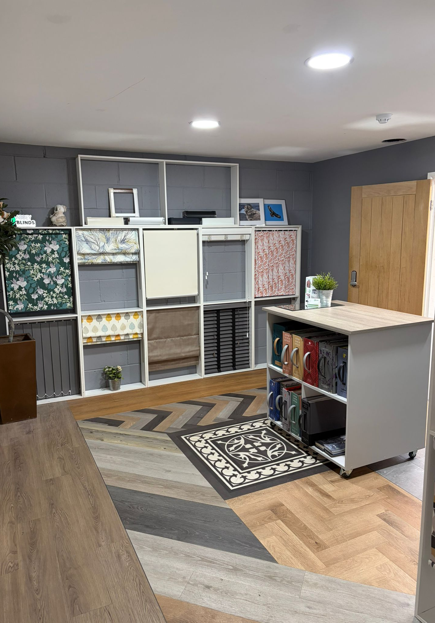 Free roller blind fitting