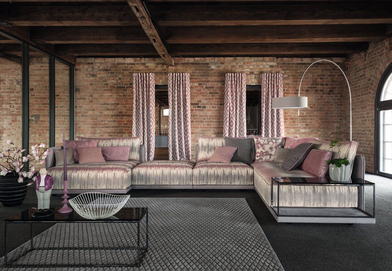 POLSTER UND POLSTERMÖBEL