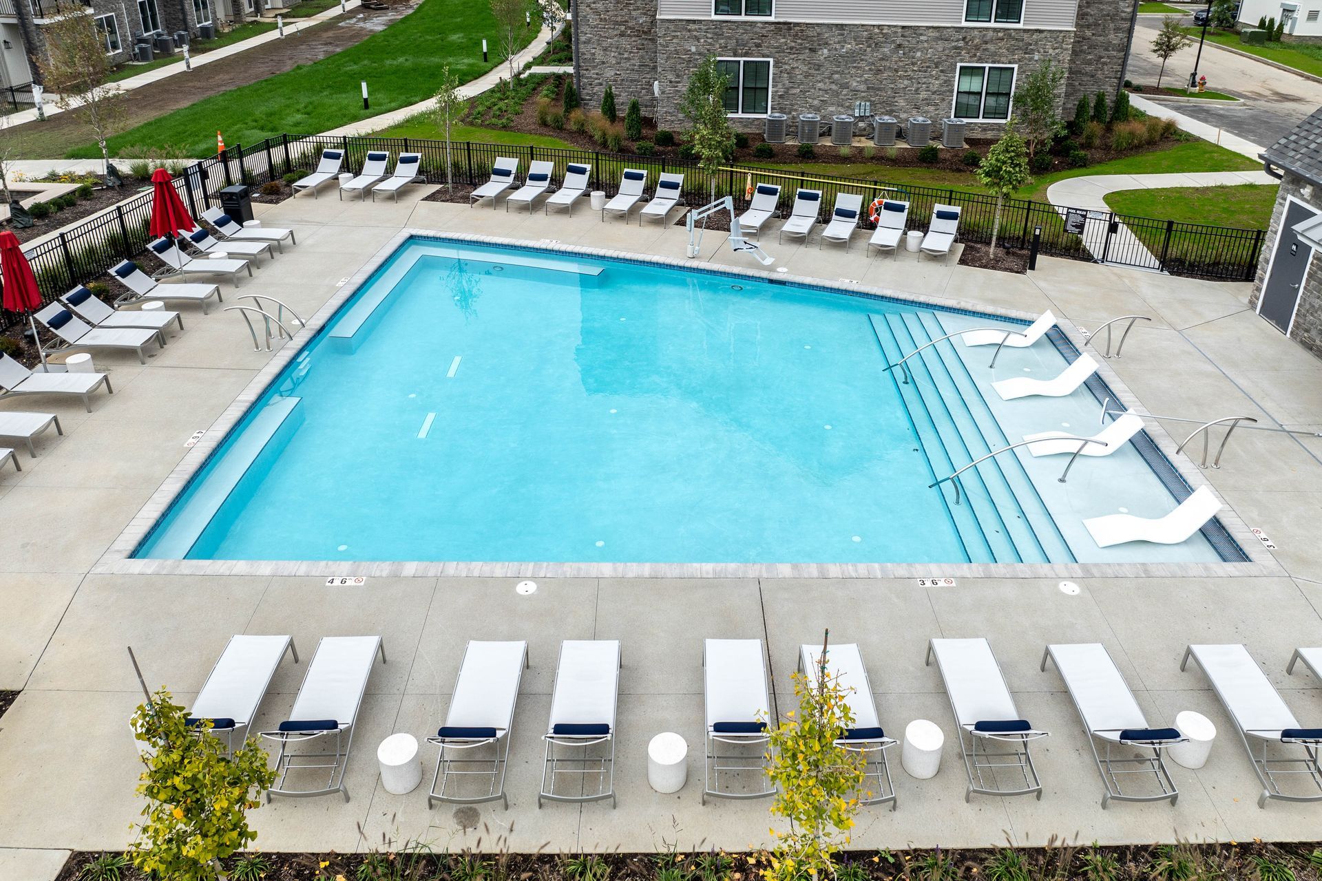 Curated Luxury Apartments With Green Incentive Programs Gallery View 51