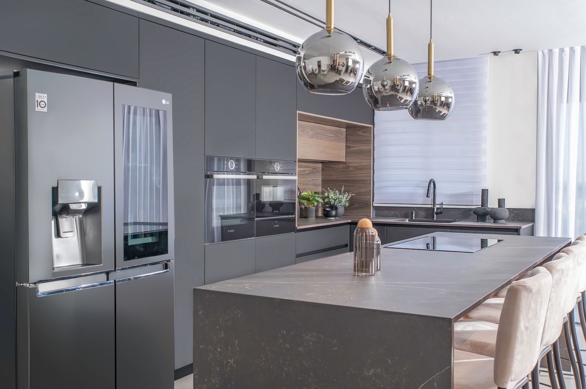 מטבח פתוח לאזורי מגורים מעוצבים