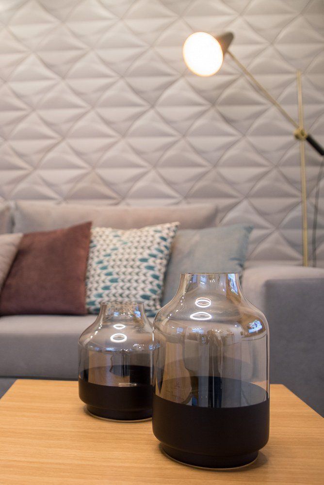 עיצוב קיר חלל מרכזי - מעצבת פנים מומלצת