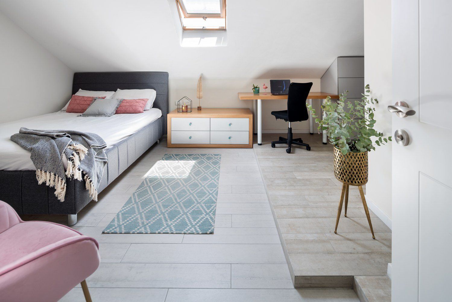 עיצוב עליית גג - בית פרטי