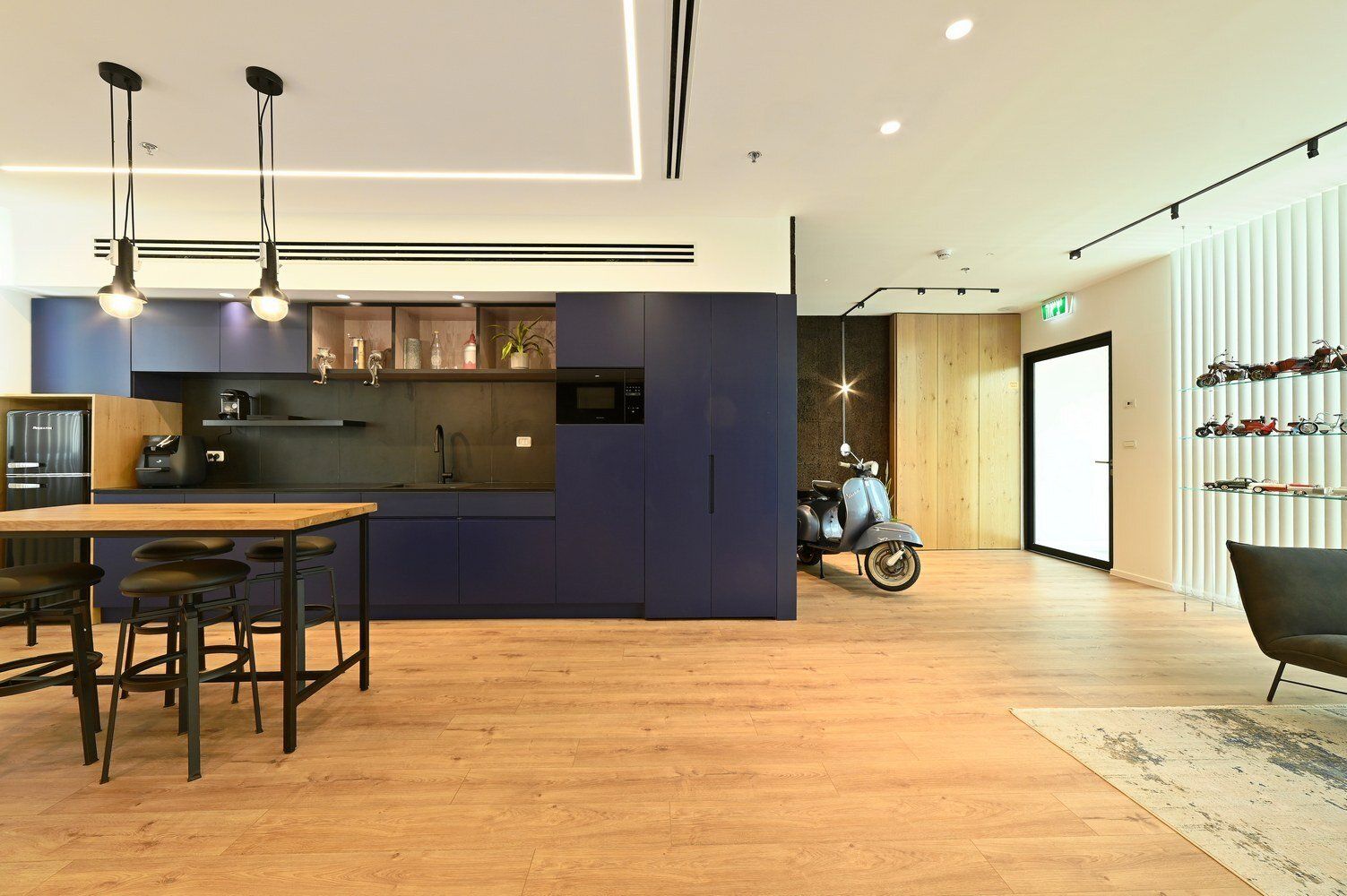 עיצוב פנים למשרד בסגנון נוסטלגי במודיעין