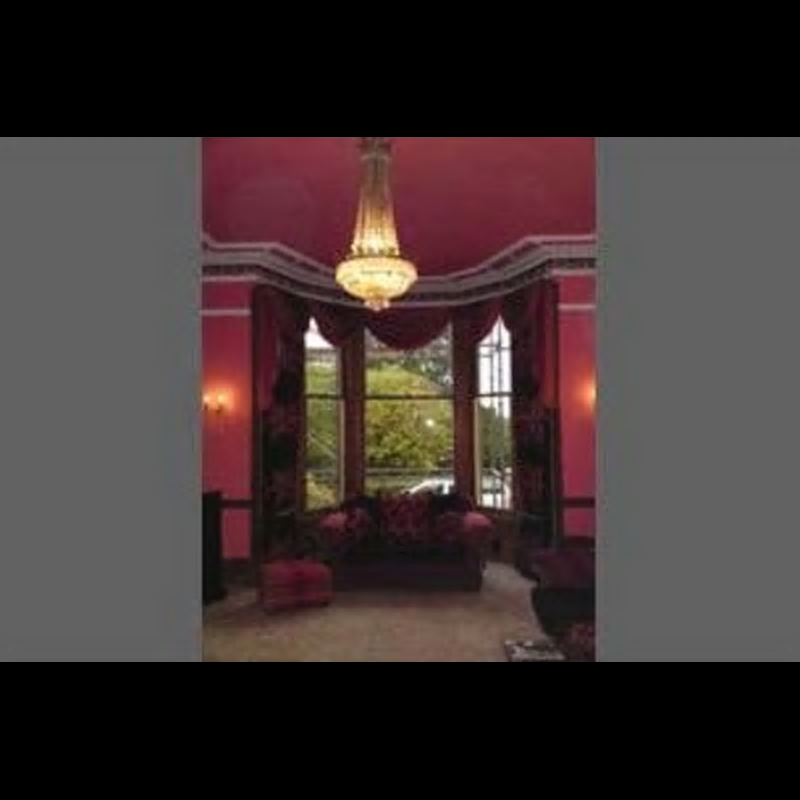 Bay window Traditional Swag and Tails