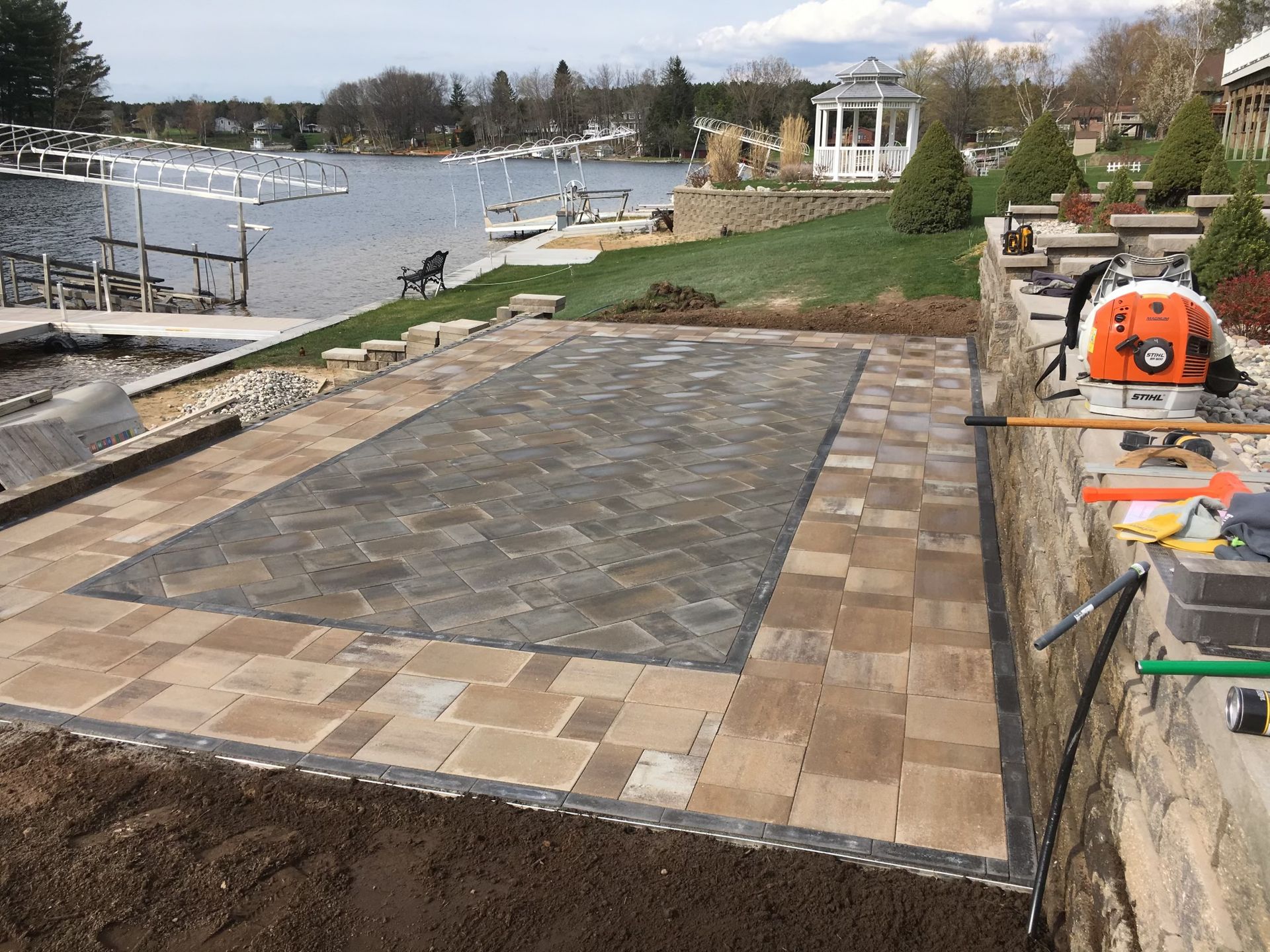 Turning Leaf Landscaping Lakeside Patio