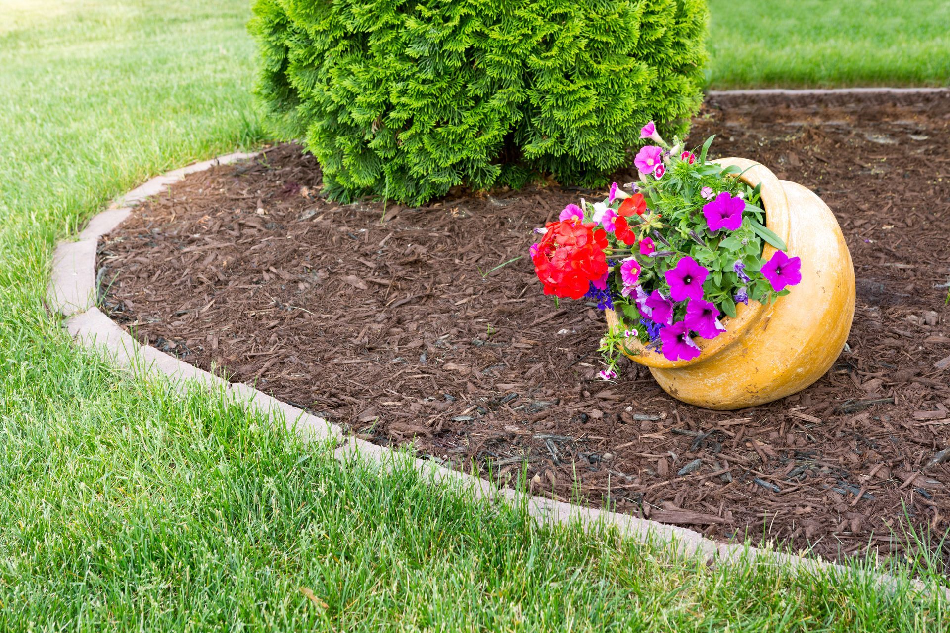 Turning Leaf Landscaping Mulch
