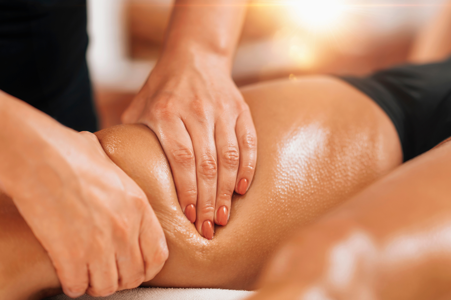 Picture of a fat & cellulite reduction massage session.