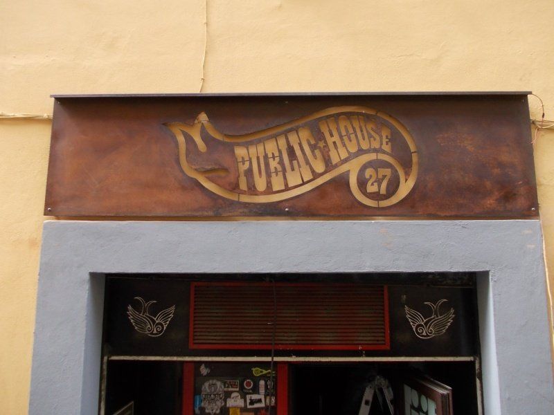 Insegna Public House
