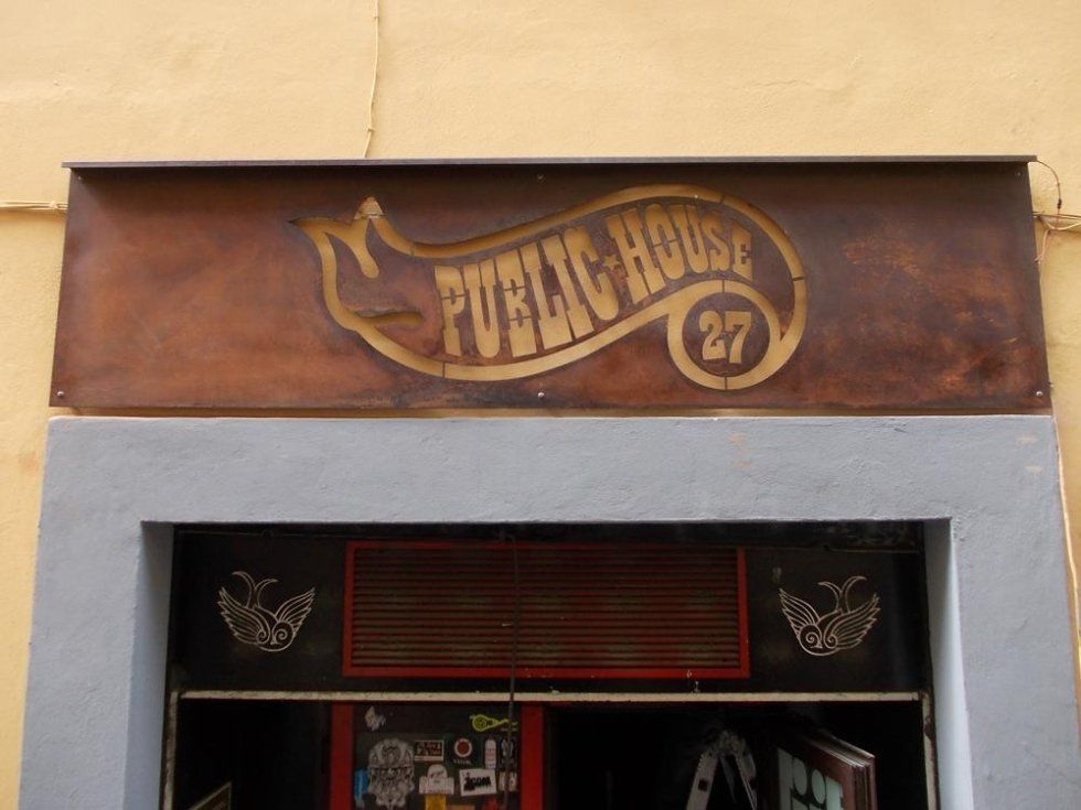 Insegna Public House