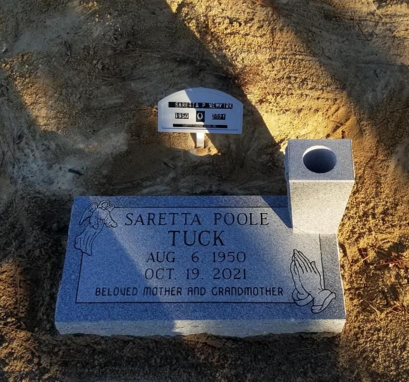 a gravestone for saretta poole tuck who died on october 19 2021