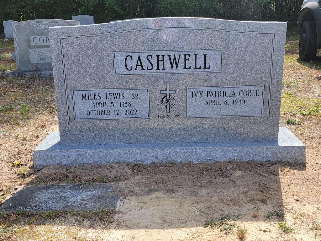 a gravestone with the name cashwell on it