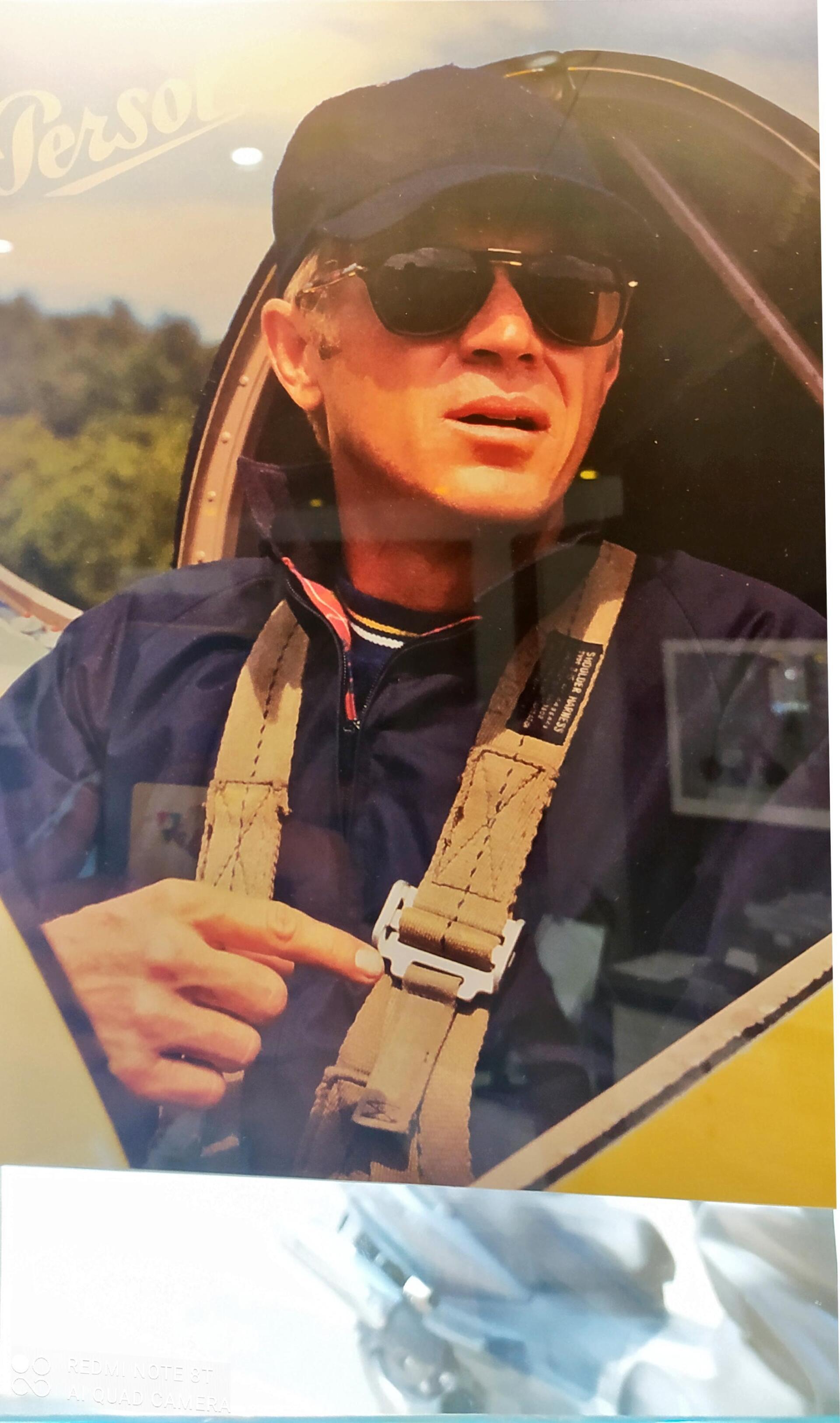 classici occhiali da sole per uomo