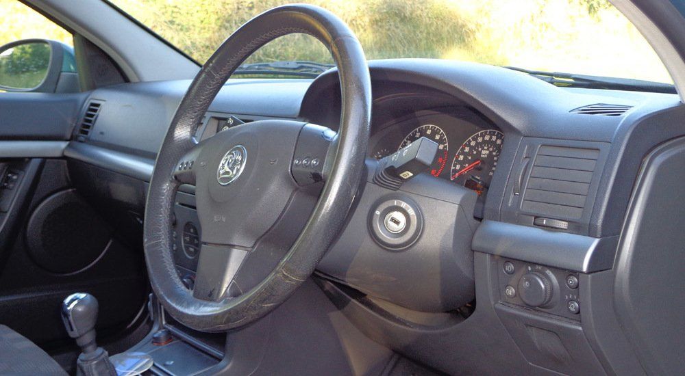 Vauxhall Vectra SXI interior view