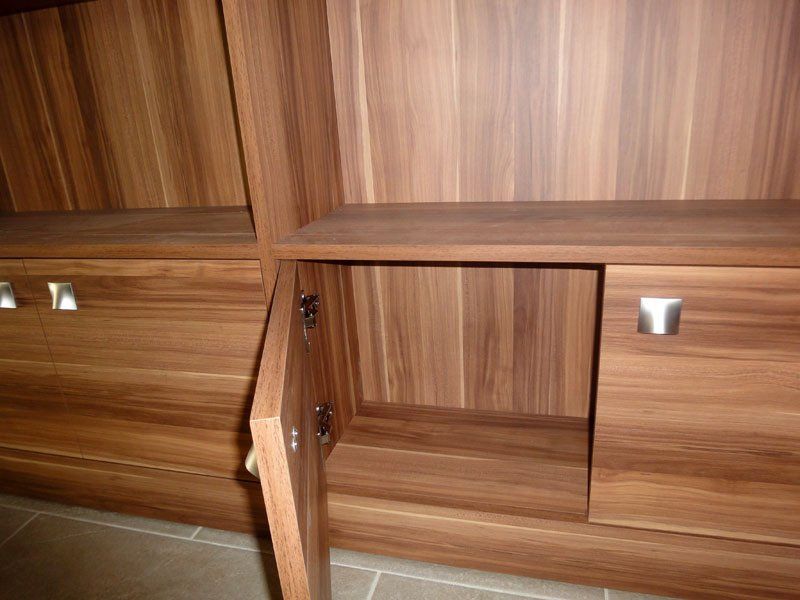 credenza aperta