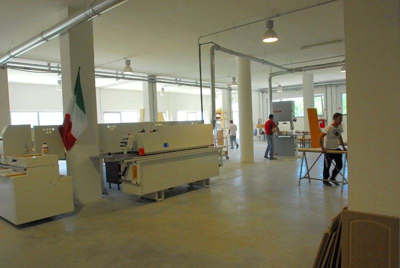 varie attrezzature per lavoro legno