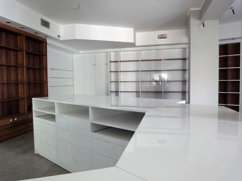 arredo di colore bianco