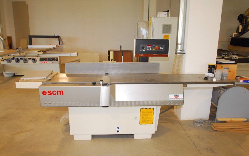 macchinari per costruzione legno