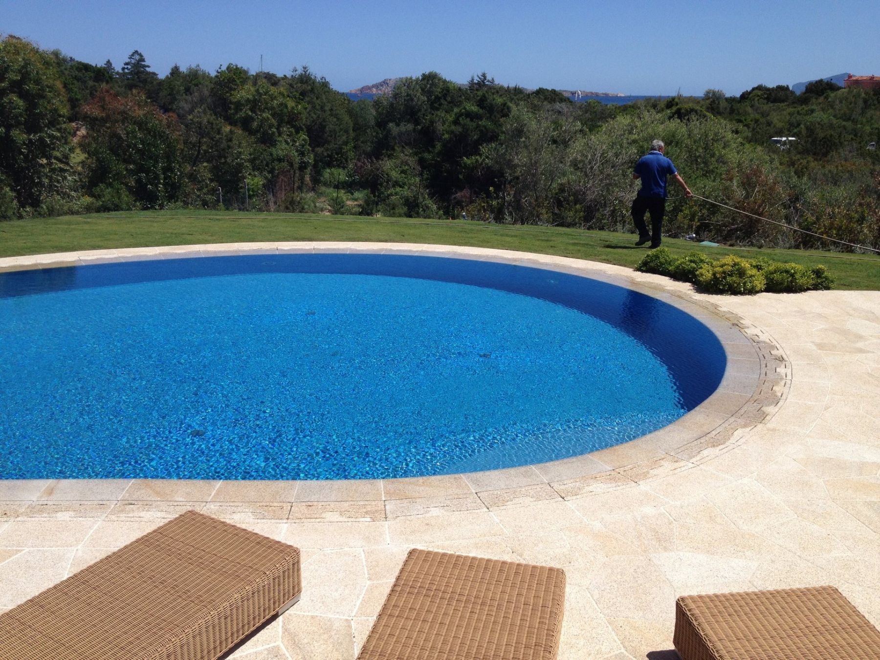 private swimming pools construction