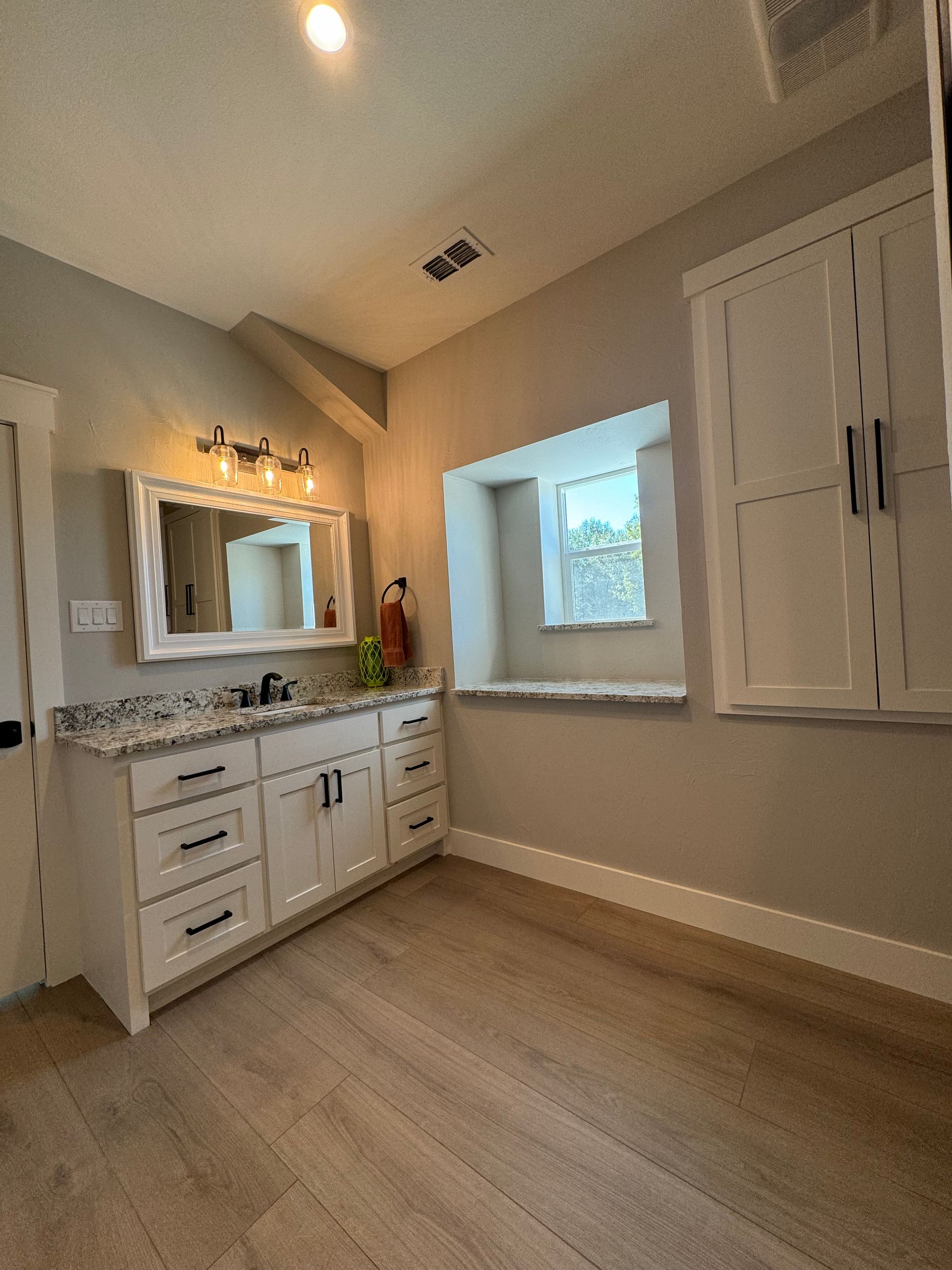 lindsey custom homes tx custom guest bathroom