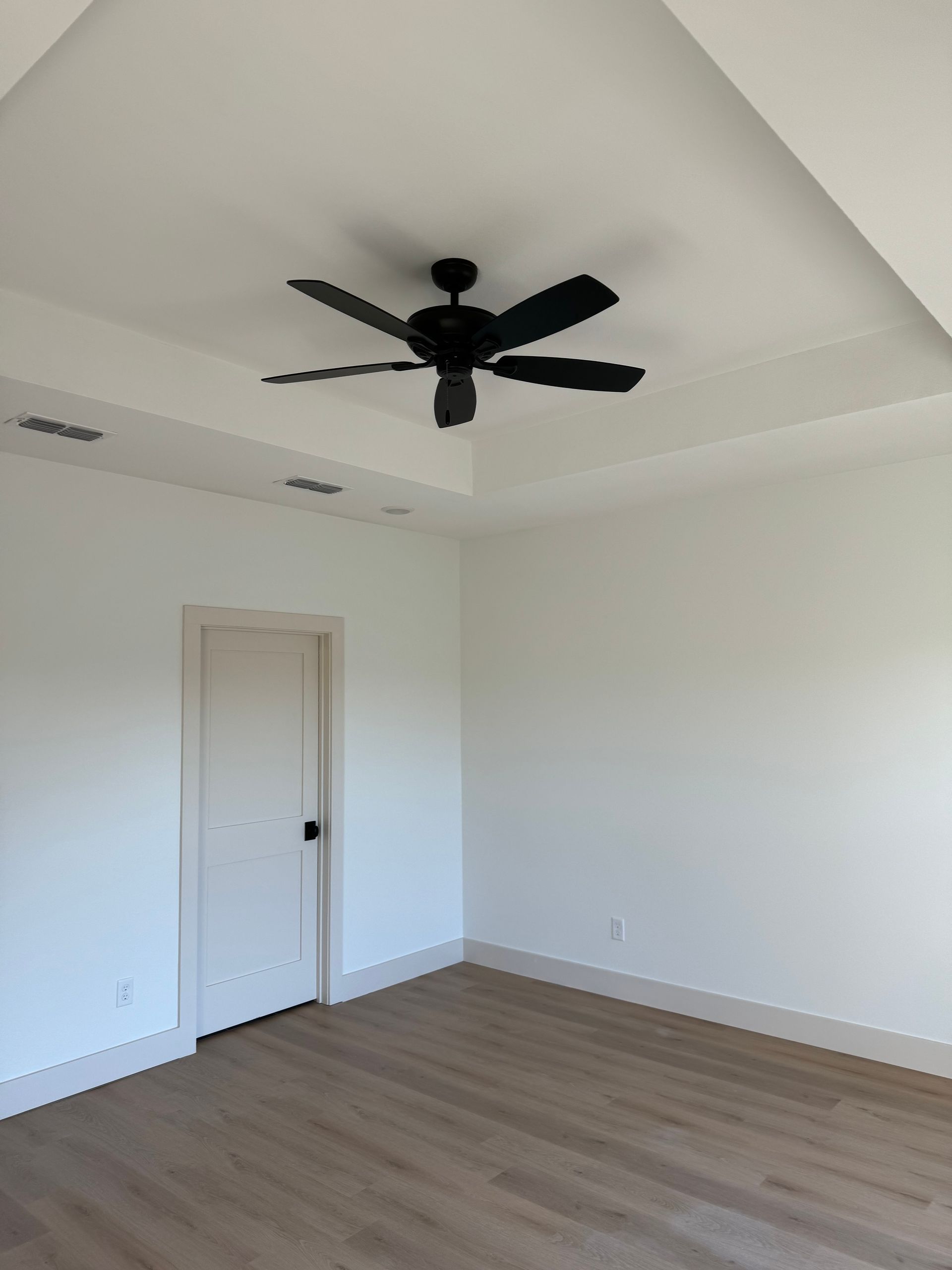 Lindsey custom homes edgewood tx custom master bedroom