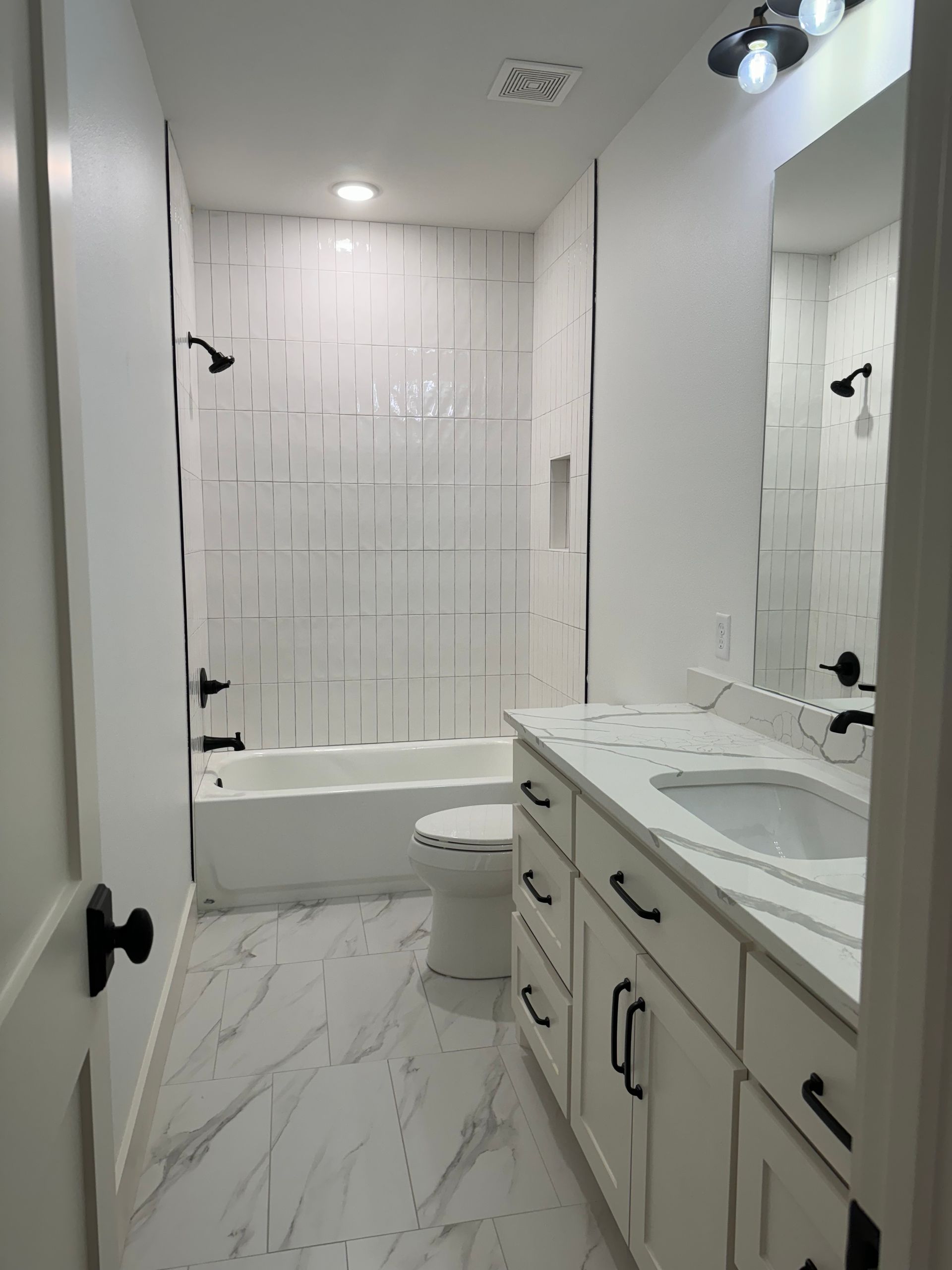 Lindsey custom homes edgewood tx custom 2nd bath