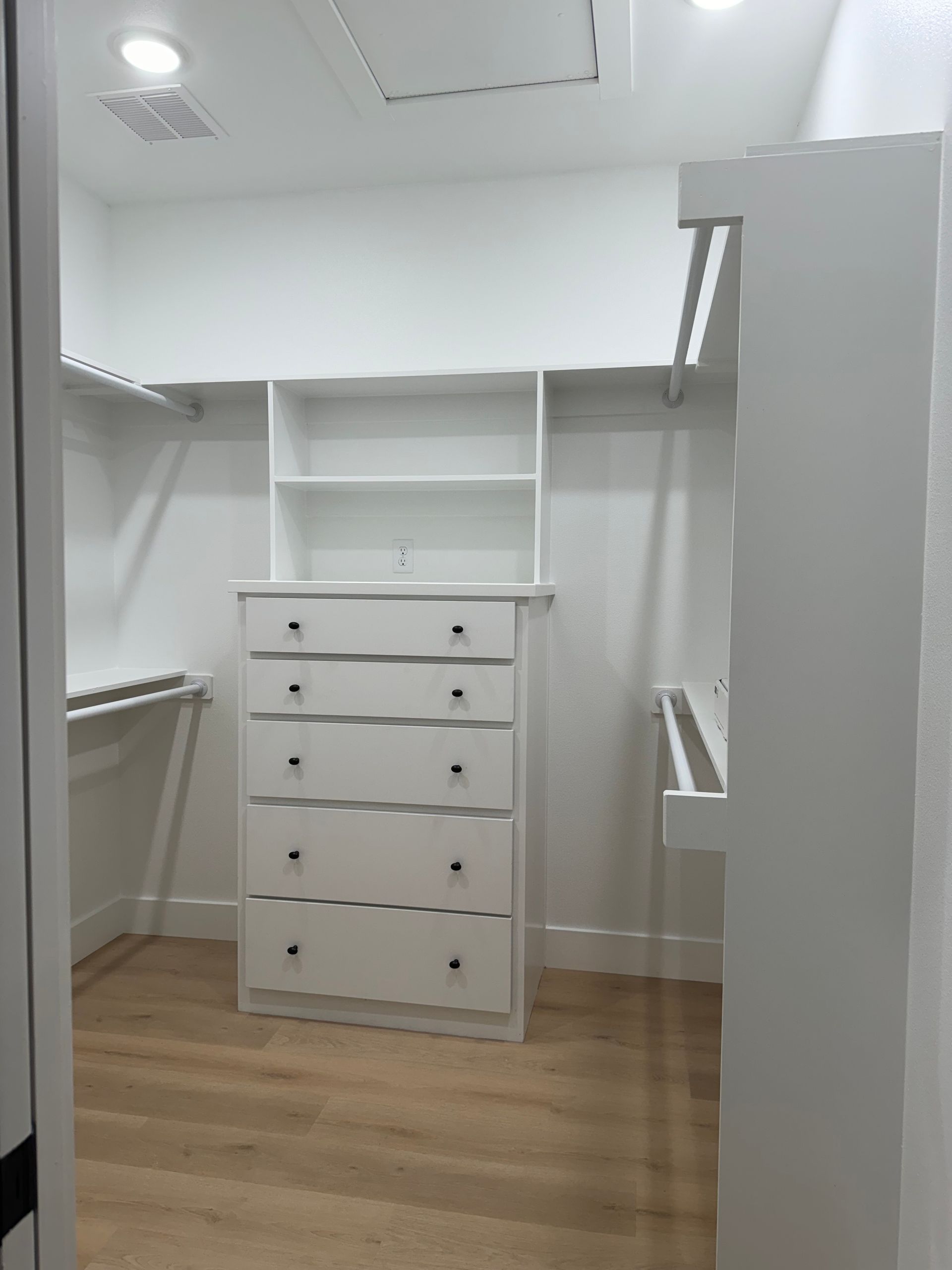 Lindsey custom homes edgewood tx custom walk in closet