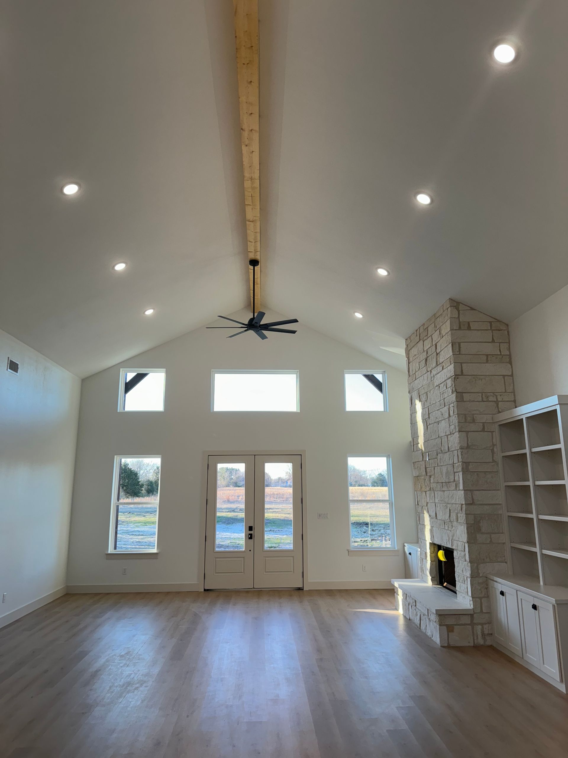 Lindsey custom homes edgewood tx open concept living room and kitchen