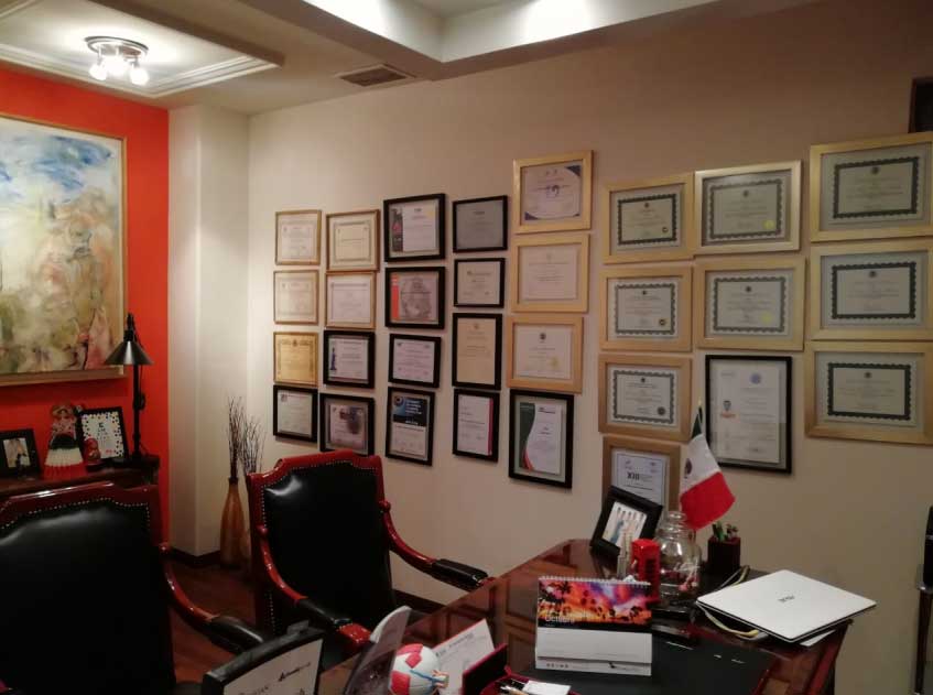 DR. JORGE GUERRERO MENDOZA-reconocimientos