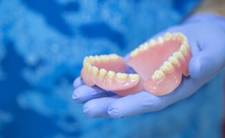 complete and partial dentures