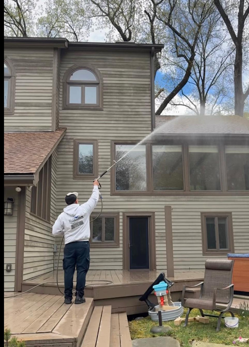 Professional Gutter and Roof Cleaning in Peekskill, NY