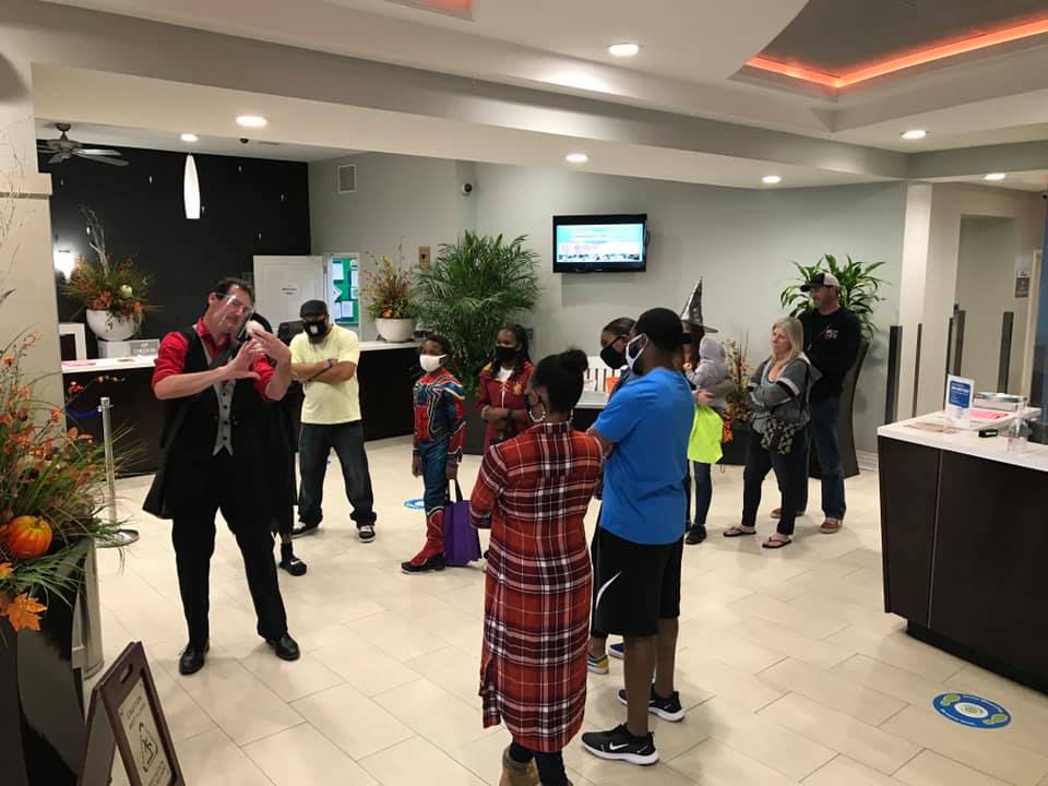 Mr. Renzi Teaching His Audience a Magic