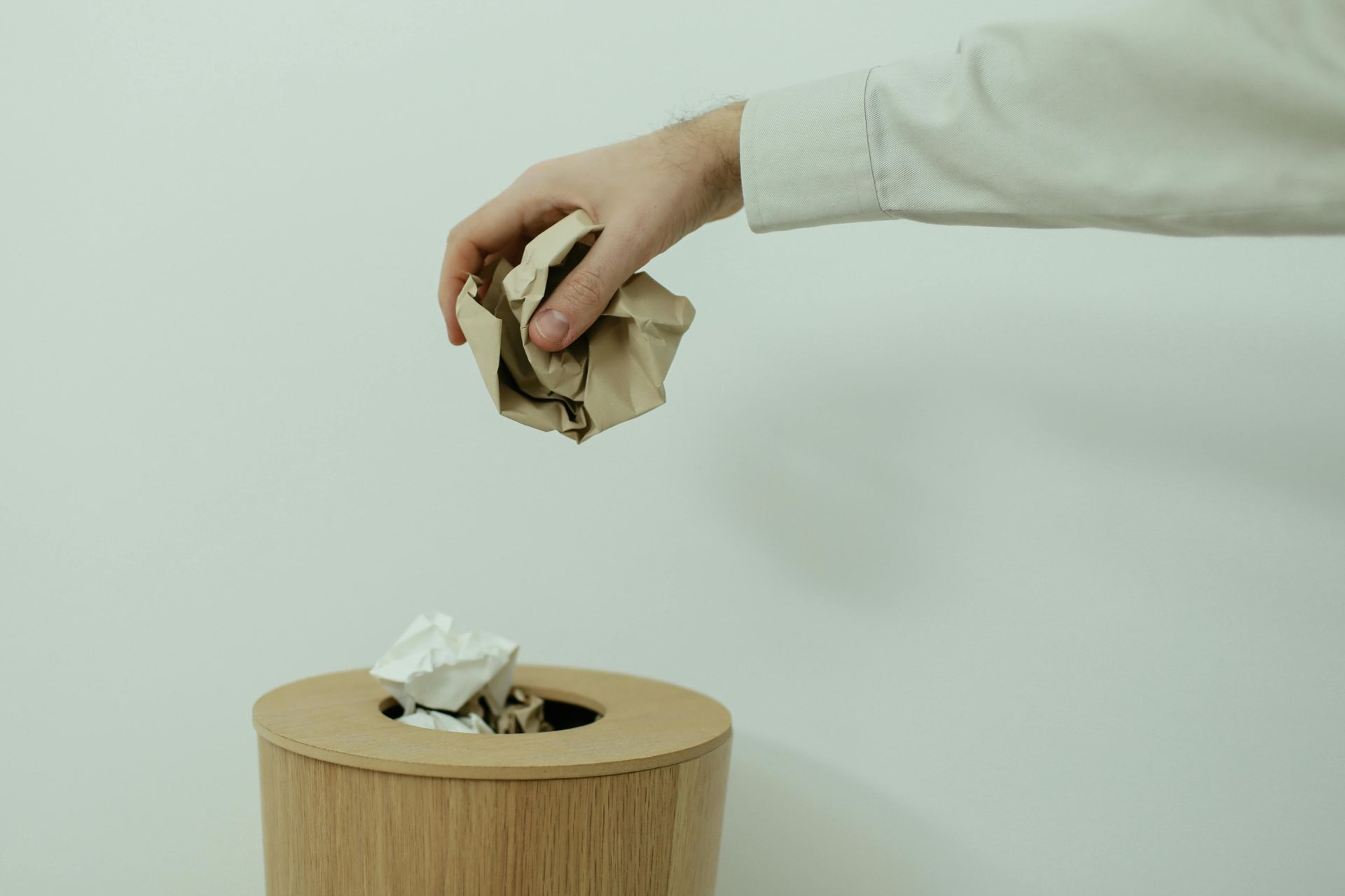 Papiermüll Wegschmeißen