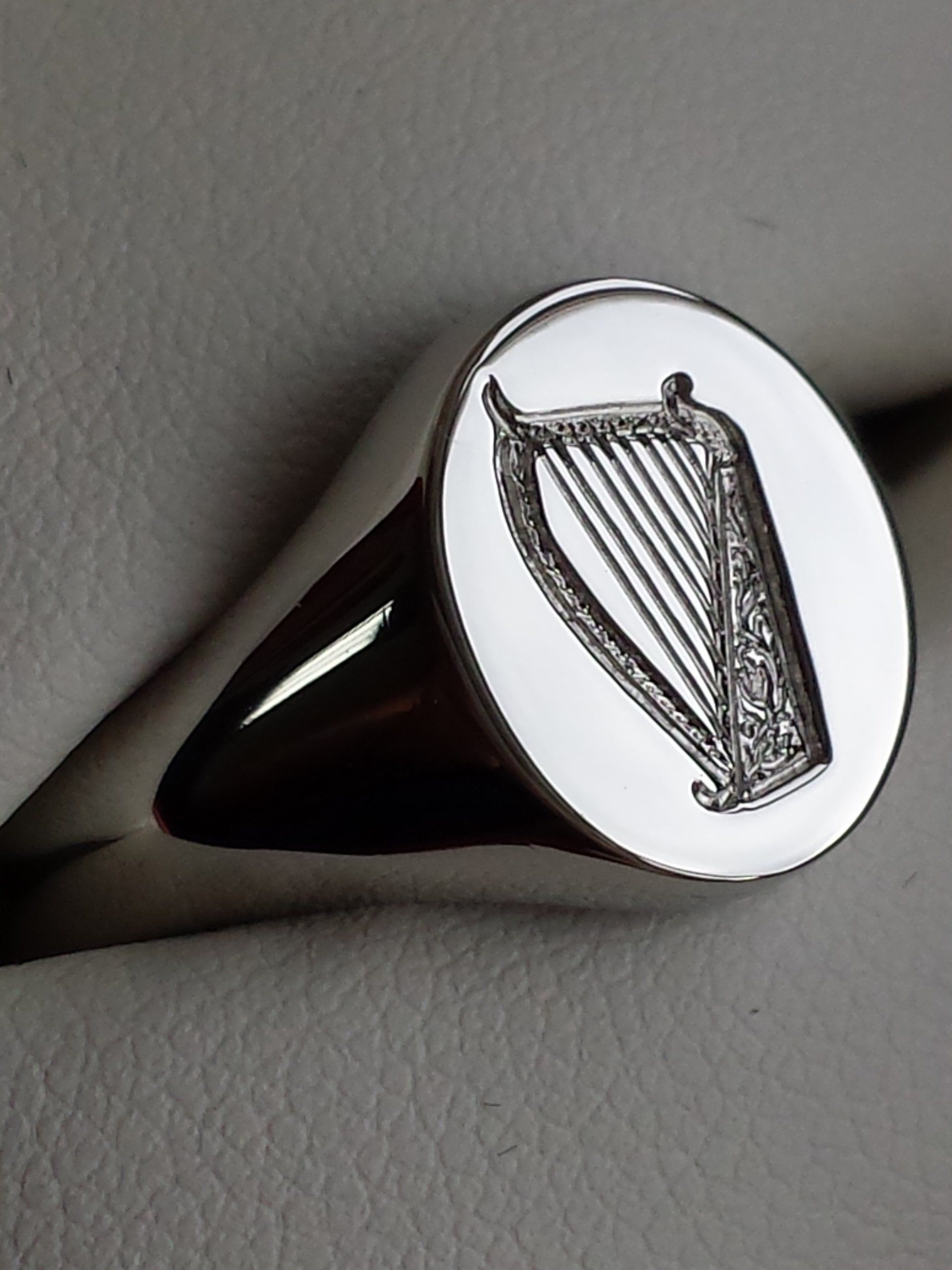 family crest signet rings england signet rings london