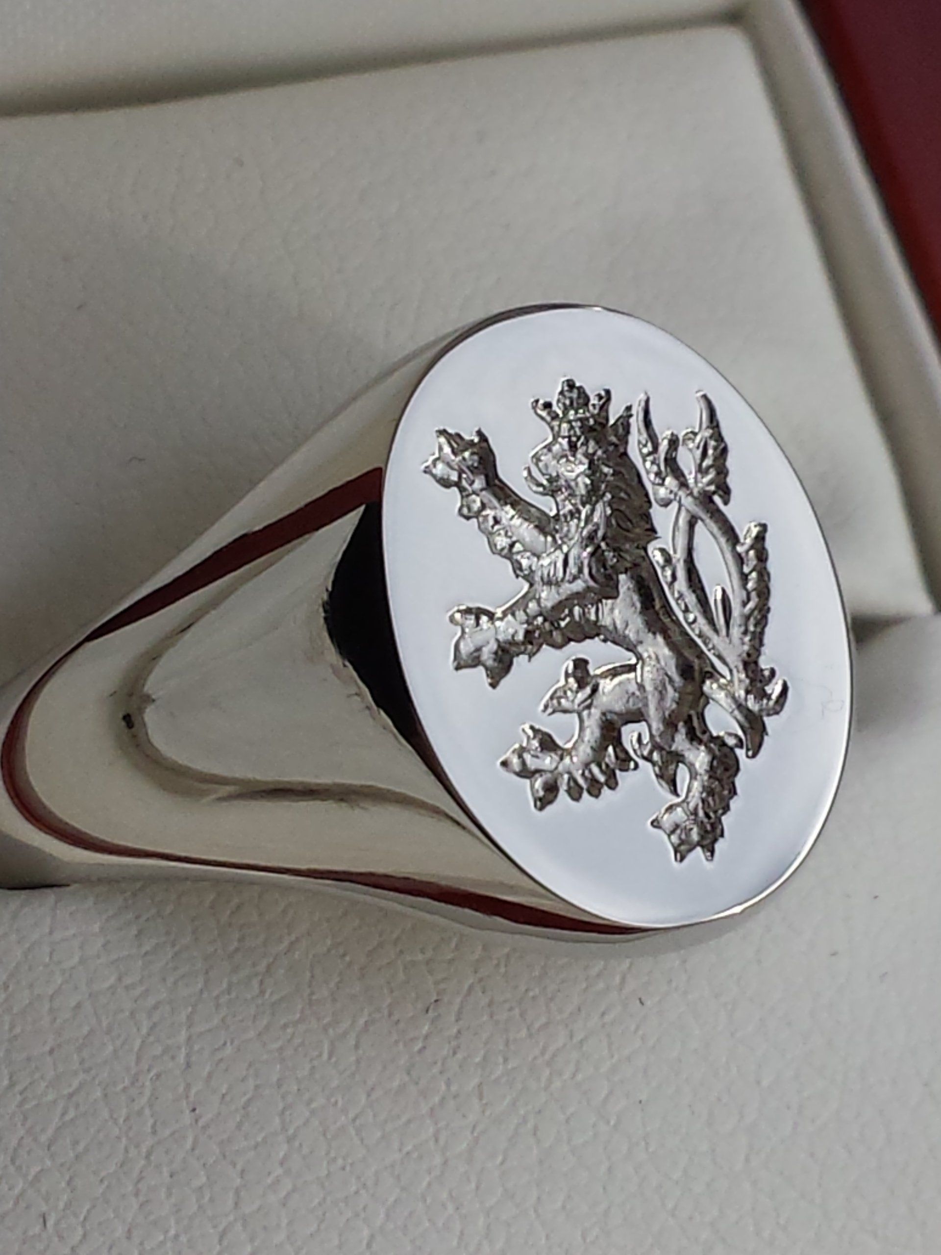Family crest signet ring seal engraved in reverse with wax impression