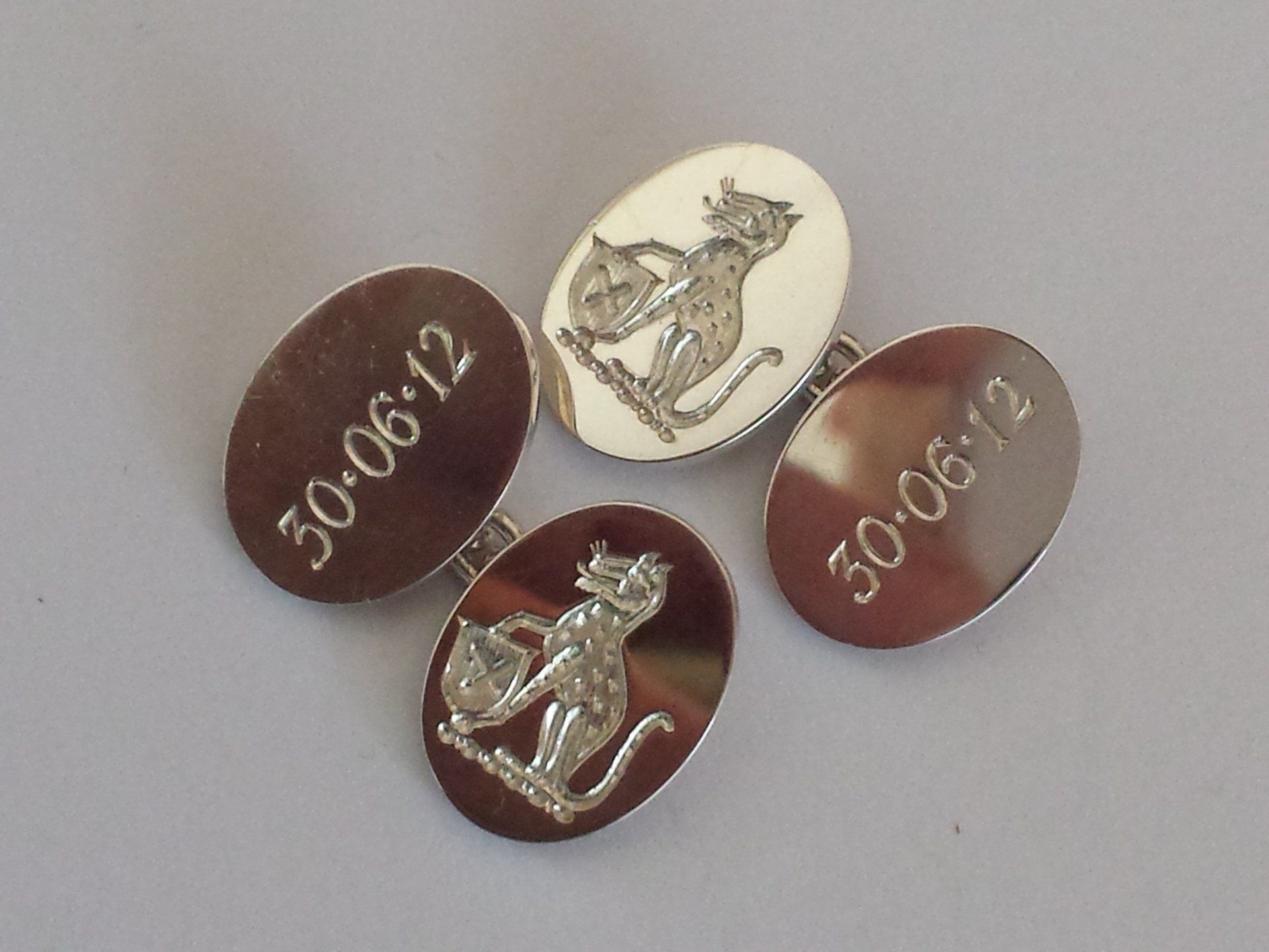 family crest cufflinks signet rings england