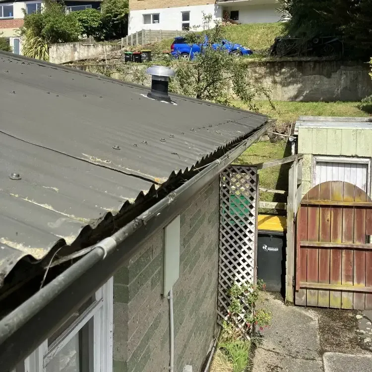 After: Clean roof gutters with all grass and debris removed. Wakari, Dunedin.