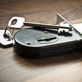 Lever lock key cutting
