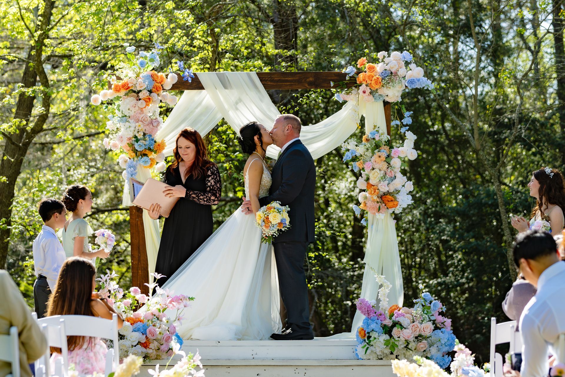 Houston wedding first kiss photo. wedding ceremony photography