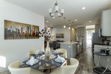 Creekside Minor Master Dining Room 1 — Visalia, CA — Kerman Mobile Homes Inc.