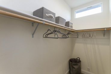 Creekside Minor Master Closet 1 — Visalia, CA — Kerman Mobile Homes Inc.