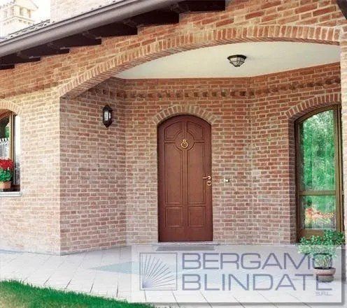 portoni in legno e porte blindate a Bergamo