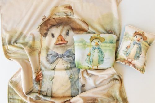 Set Manta Neceser y Almohadita Pato Llegue Bebe