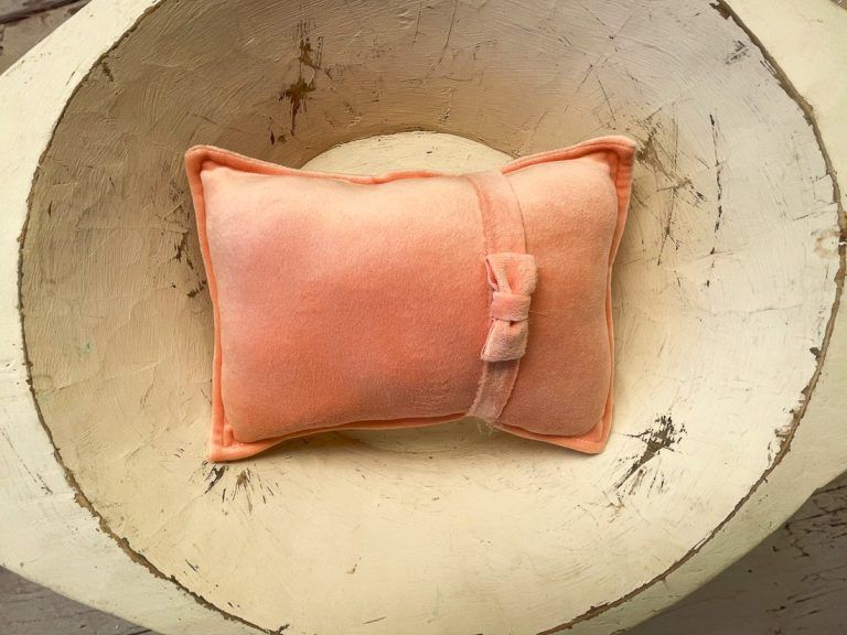 Almohadas Terciopelo & moño varios colores