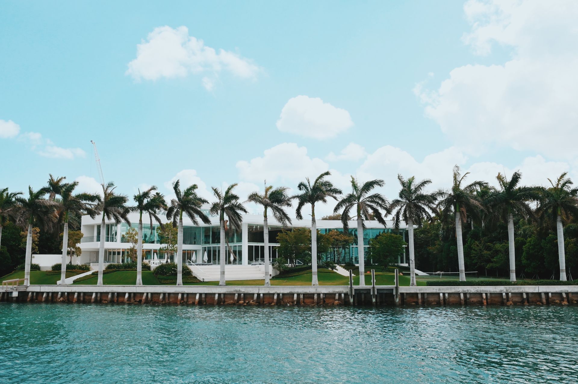 Mansion in Star Island on the Miami tour by boat