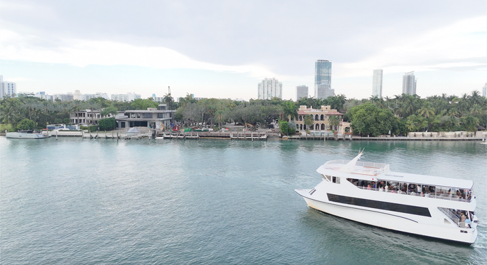 Miami boat tour, the Best Miami Bayside Boat Tour.