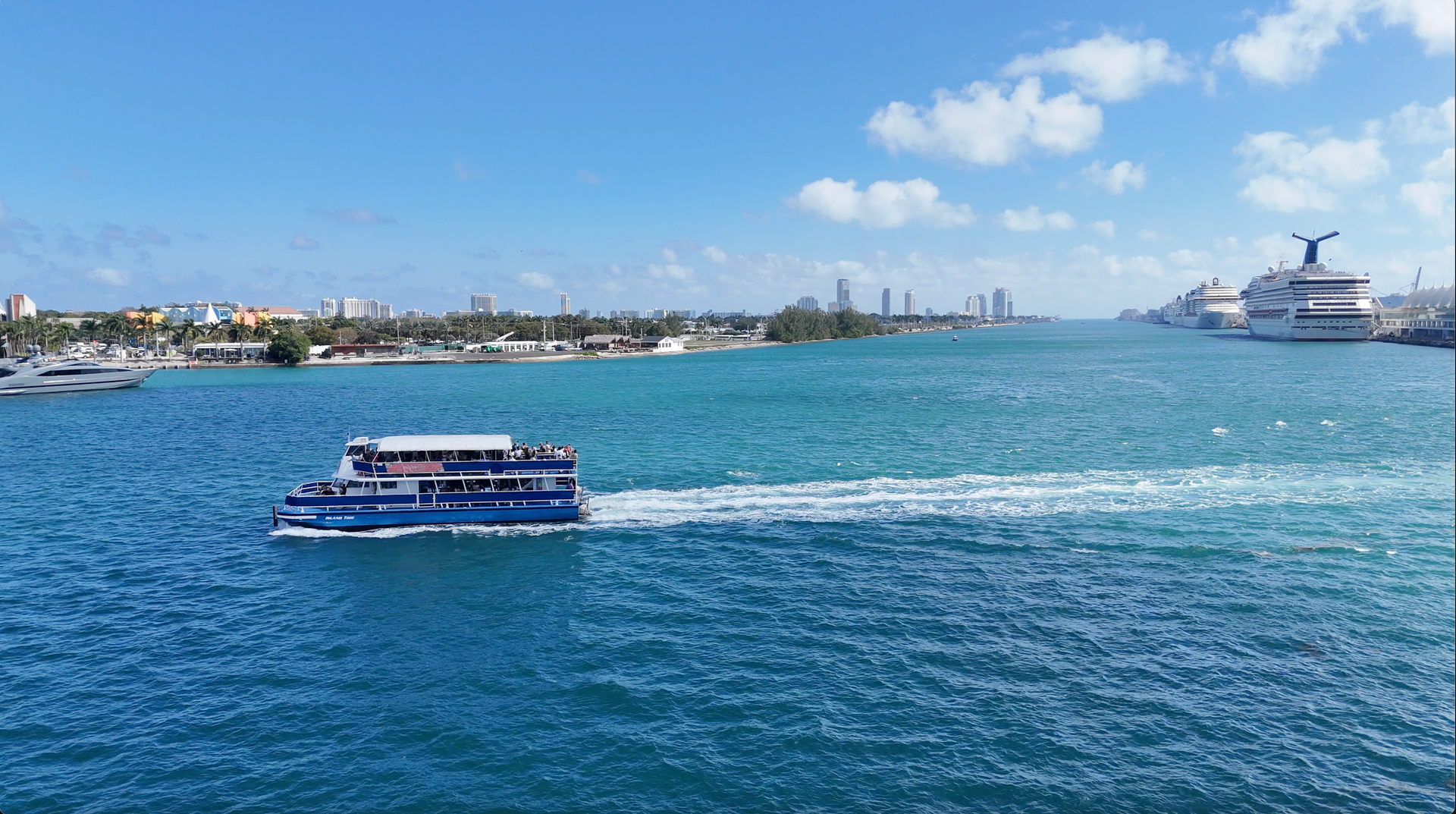 Star Island celebrity mansion from Biscayne Bay cruise
